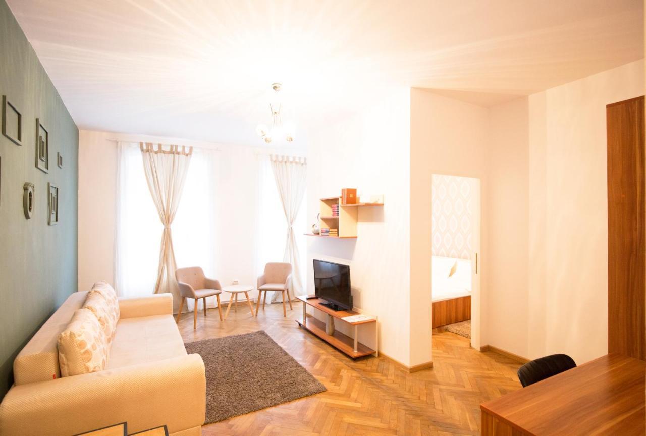 Sunny Old Town Apartment براشوف المظهر الخارجي الصورة