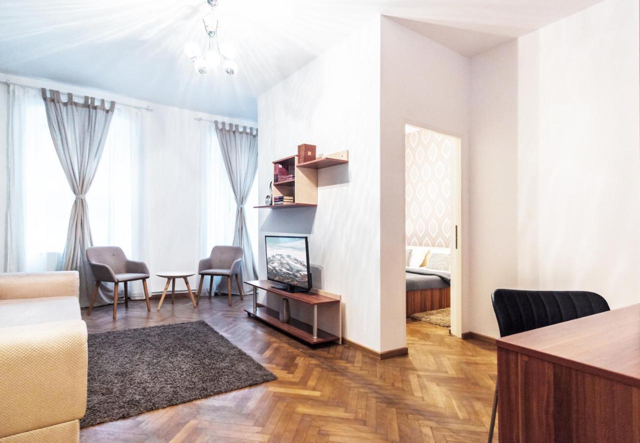 Sunny Old Town Apartment براشوف المظهر الخارجي الصورة